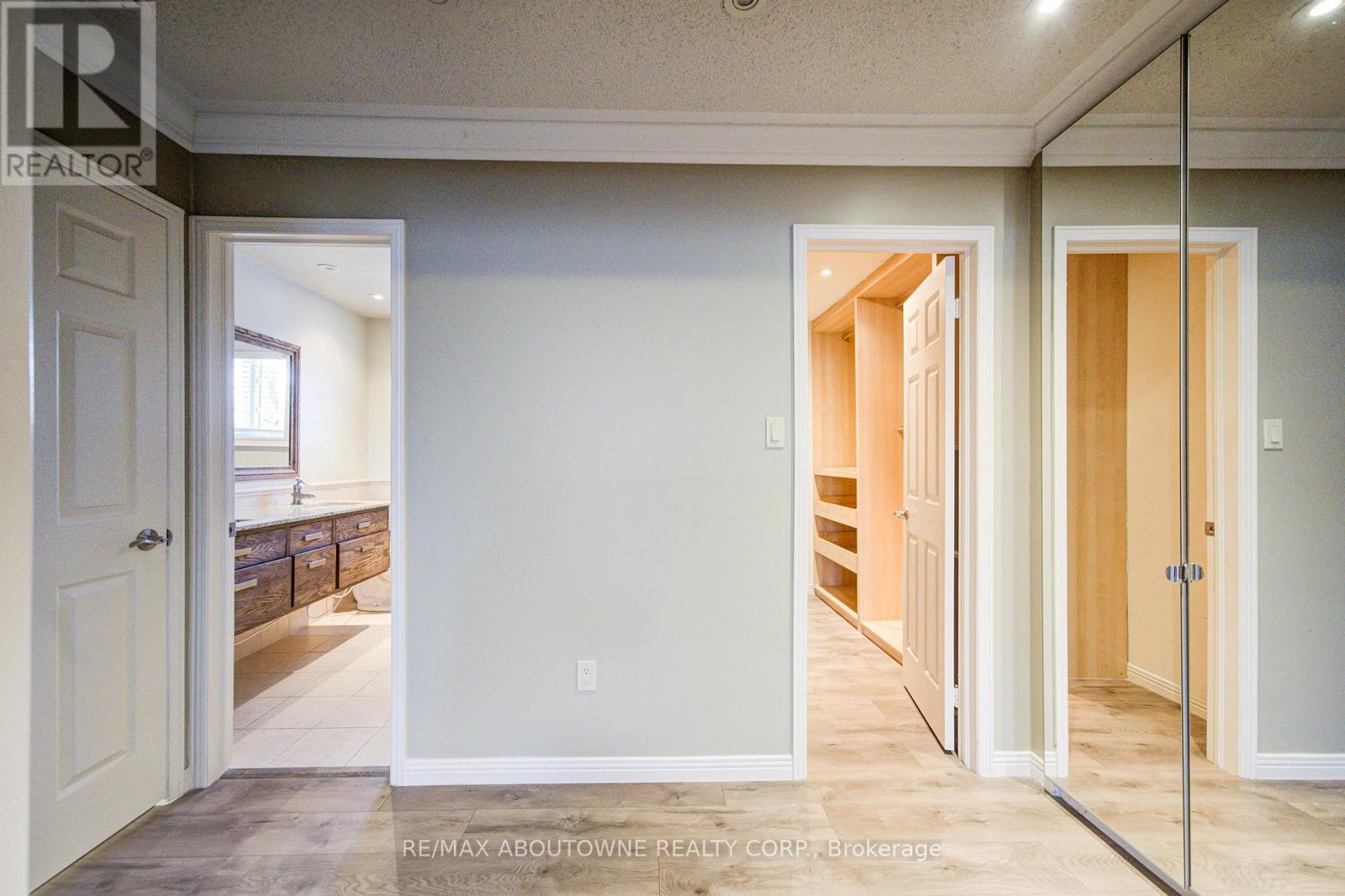 1251 Old Colony Road, Oakville, Ontario  L6M 1K8 - Photo 24 - W12605424