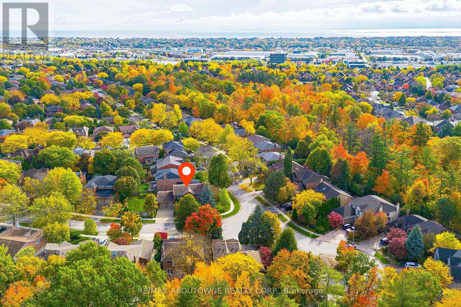 1251 Old Colony Road, Oakville, Ontario  L6M 1K8 - Photo 4 - W12605424