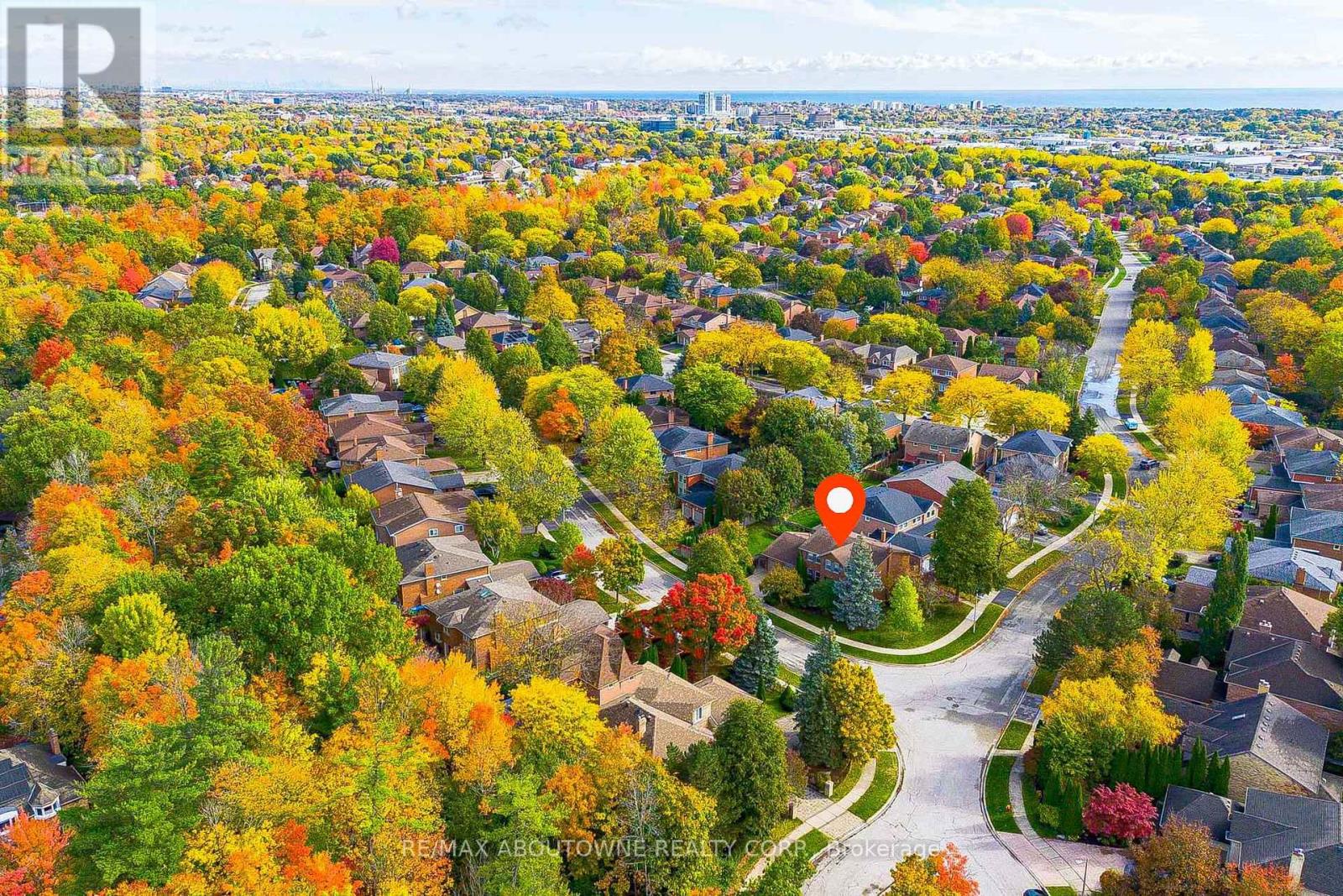 1251 Old Colony Road, Oakville, Ontario  L6M 1K8 - Photo 5 - W12605424