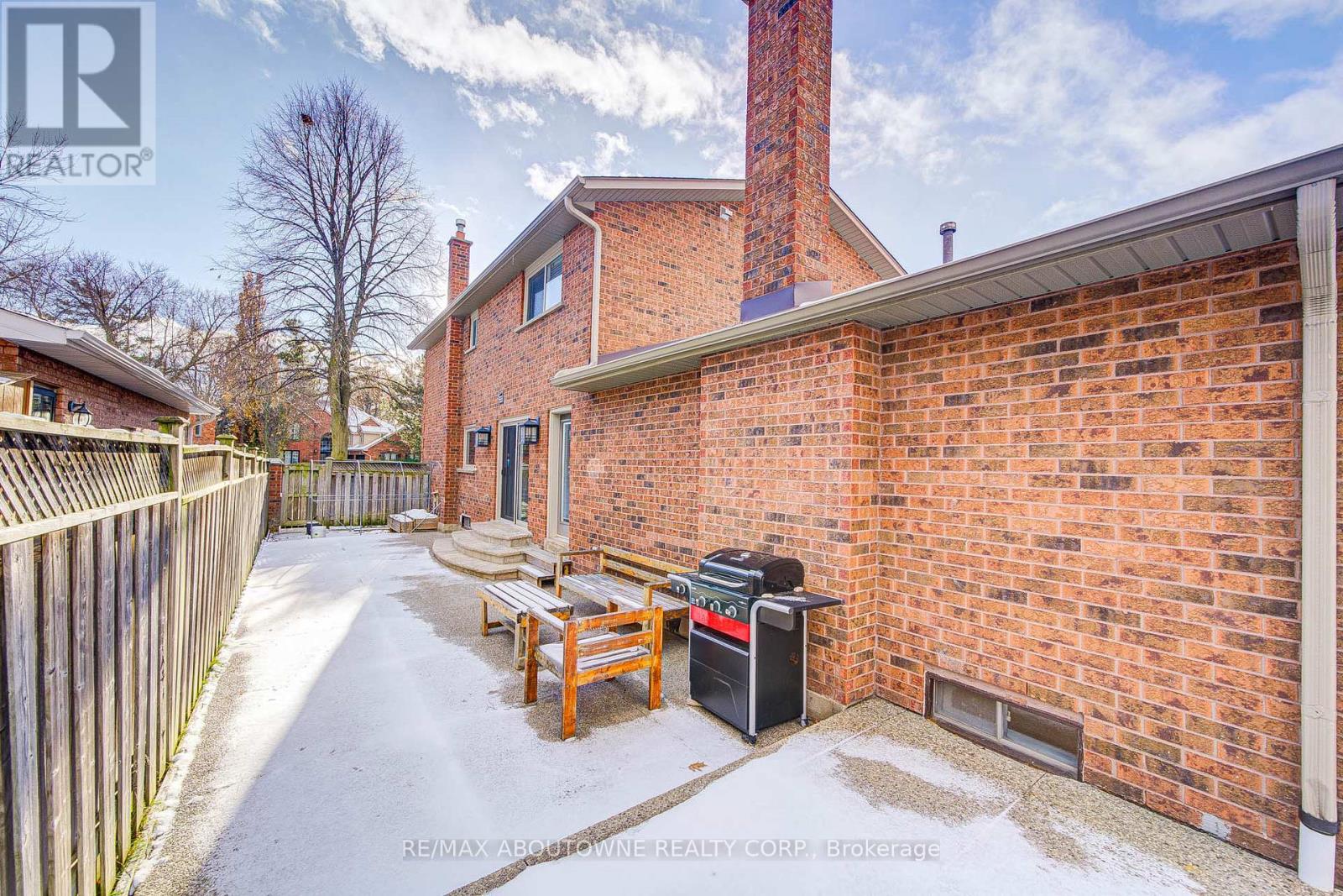 1251 Old Colony Road, Oakville, Ontario  L6M 1K8 - Photo 49 - W12605424