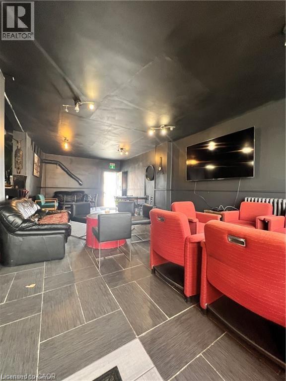 6 Jackson Avenue, Kitchener, Ontario N2H 2N8 - Photo 2 - 40781506