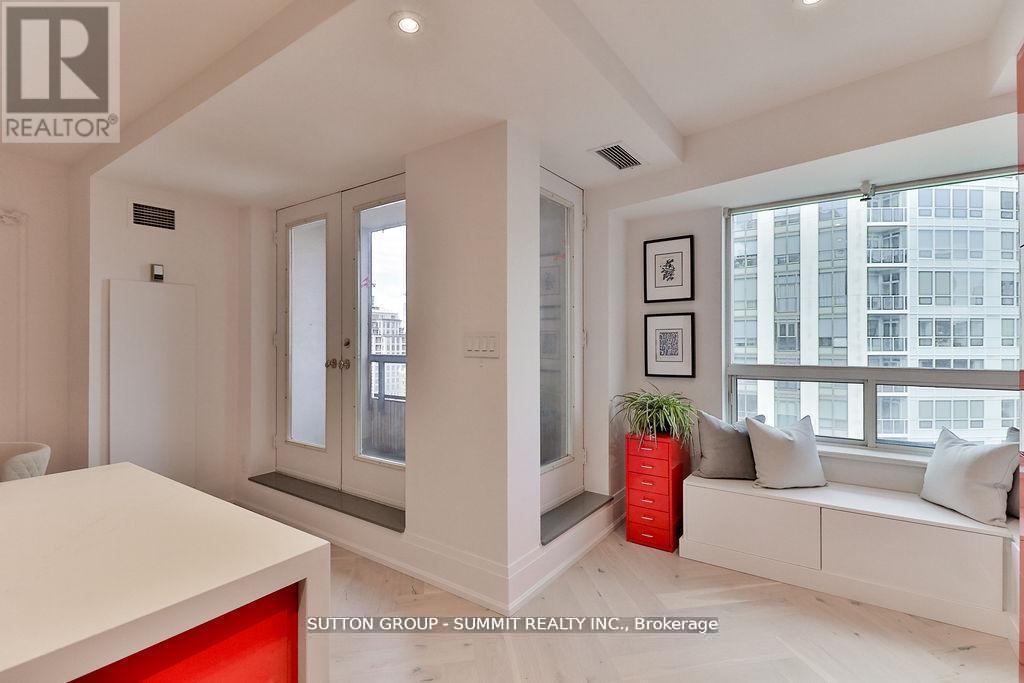 Ph07 - 102 Bloor Street W, Toronto, Ontario  M5S 1M8 - Photo 11 - C12606506