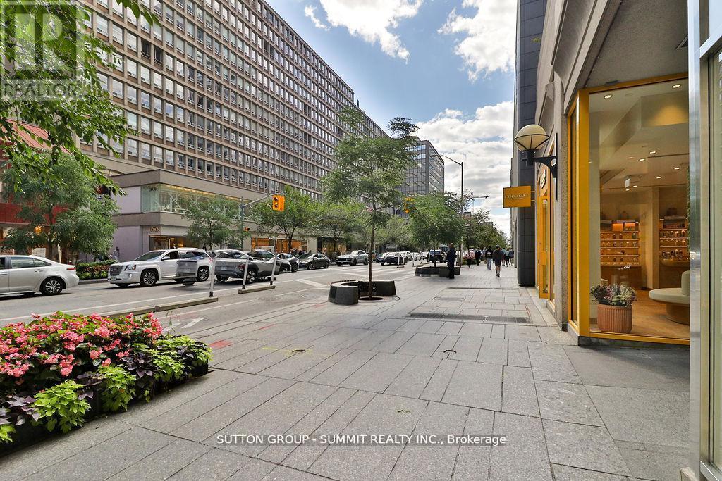 Ph07 - 102 Bloor Street W, Toronto, Ontario  M5S 1M8 - Photo 2 - C12606506