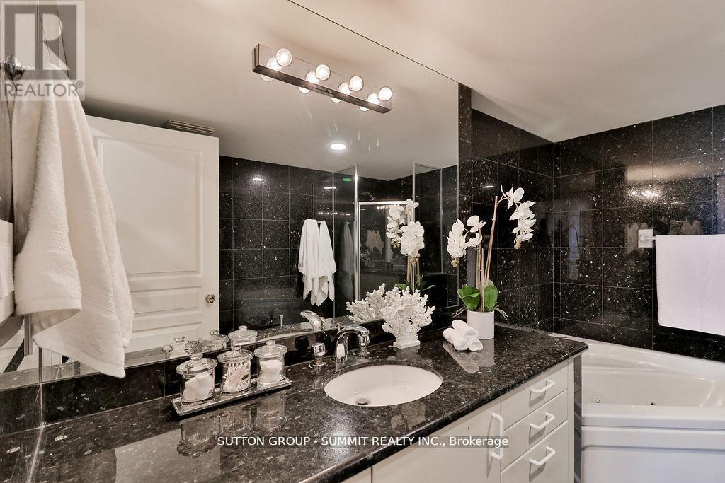 Ph07 - 102 Bloor Street W, Toronto, Ontario  M5S 1M8 - Photo 33 - C12606506