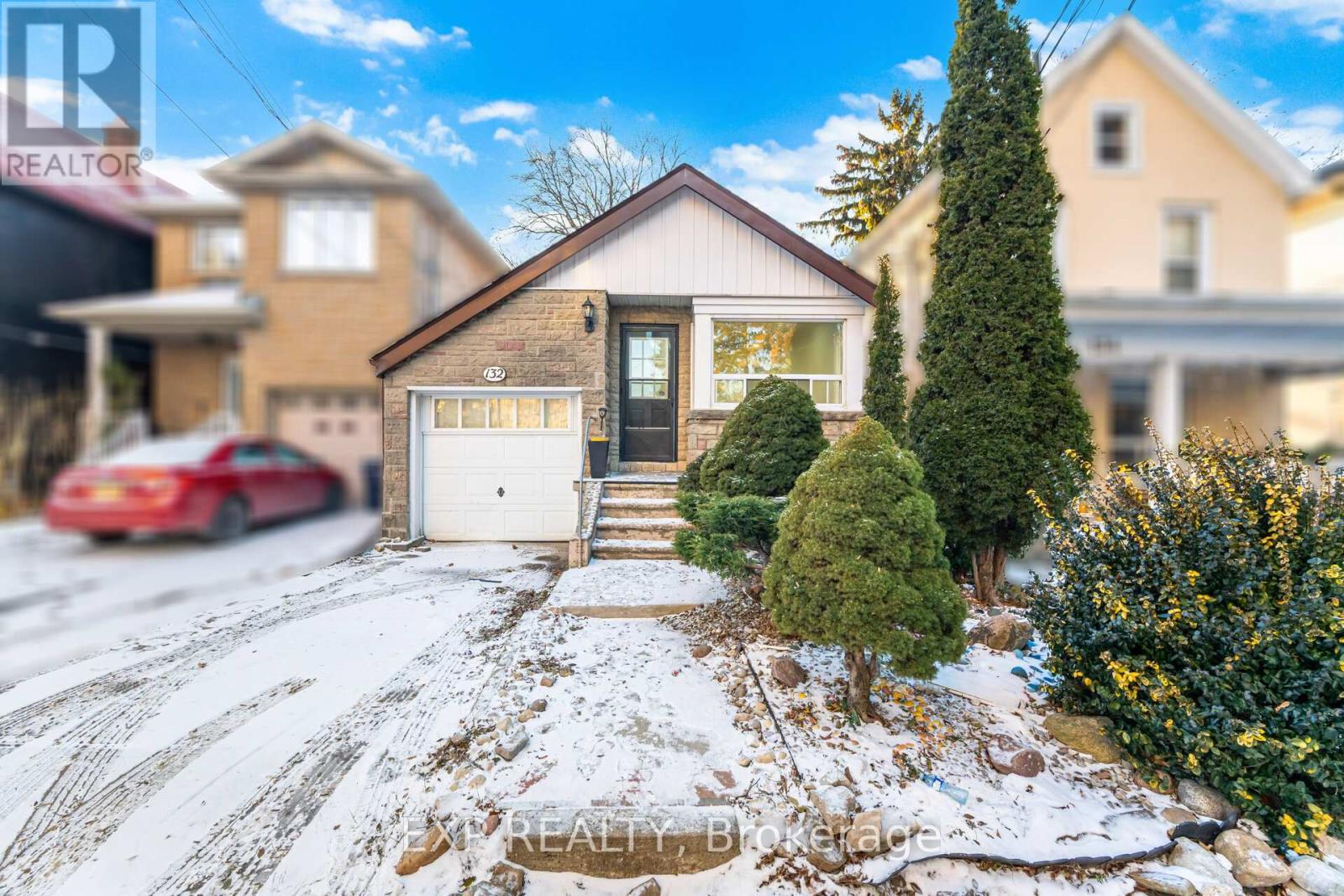 132 Barrington Avenue, Toronto, Ontario  M4C 4Z2 - Photo 3 - E12606456