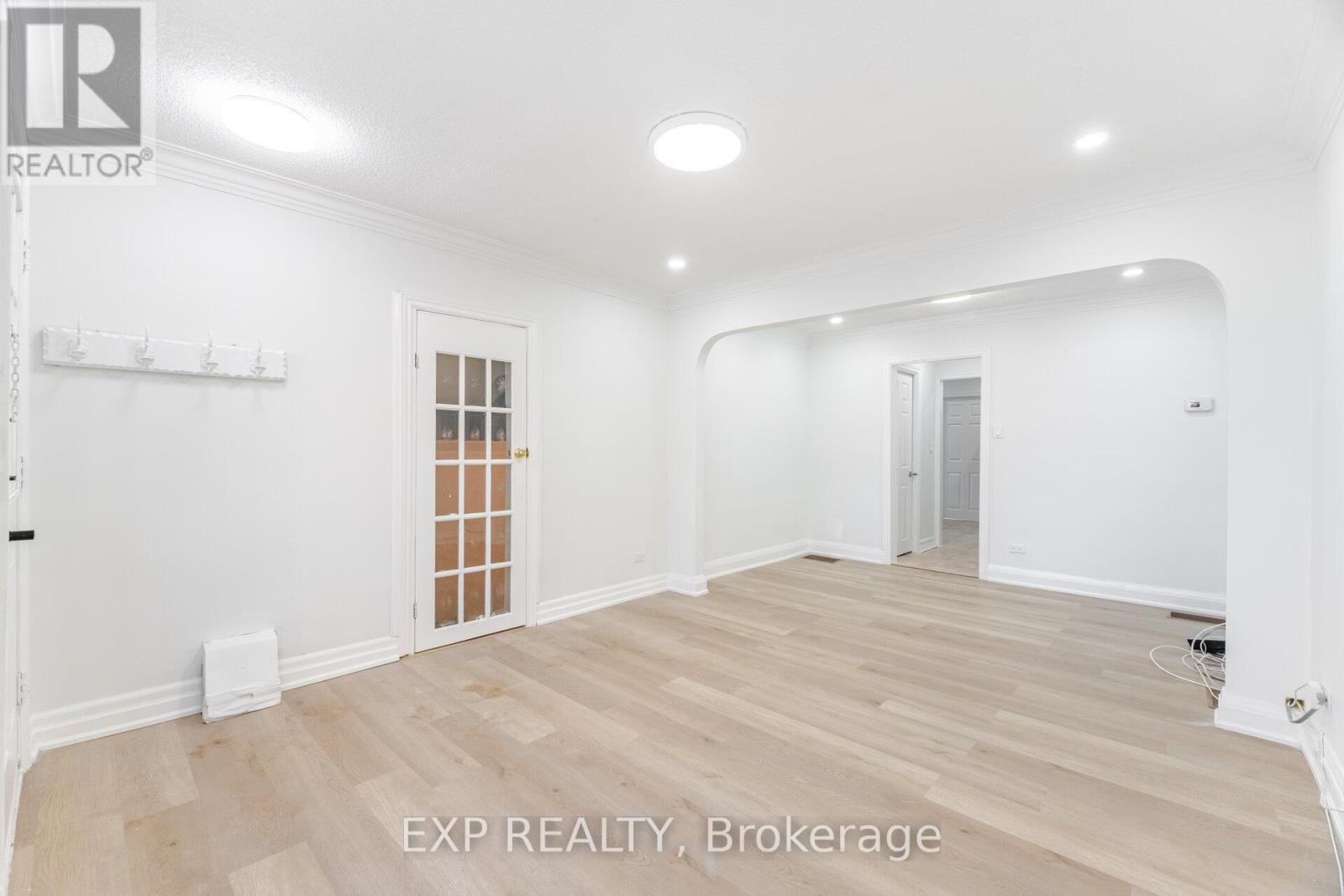 132 Barrington Avenue, Toronto, Ontario  M4C 4Z2 - Photo 9 - E12606456