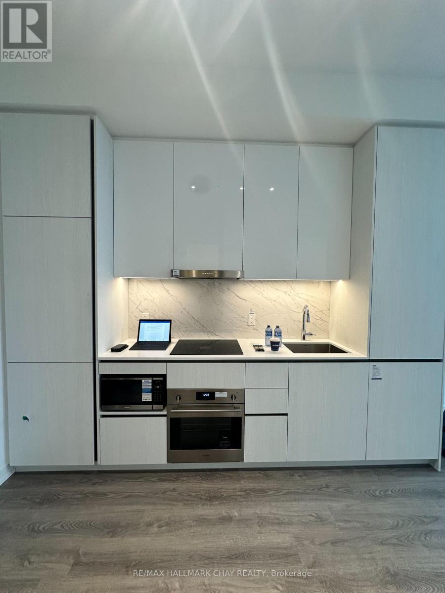 3605 Building C - 8 Interchange Way, Vaughan, Ontario  L4K 5Z7 - Photo 4 - N12606466