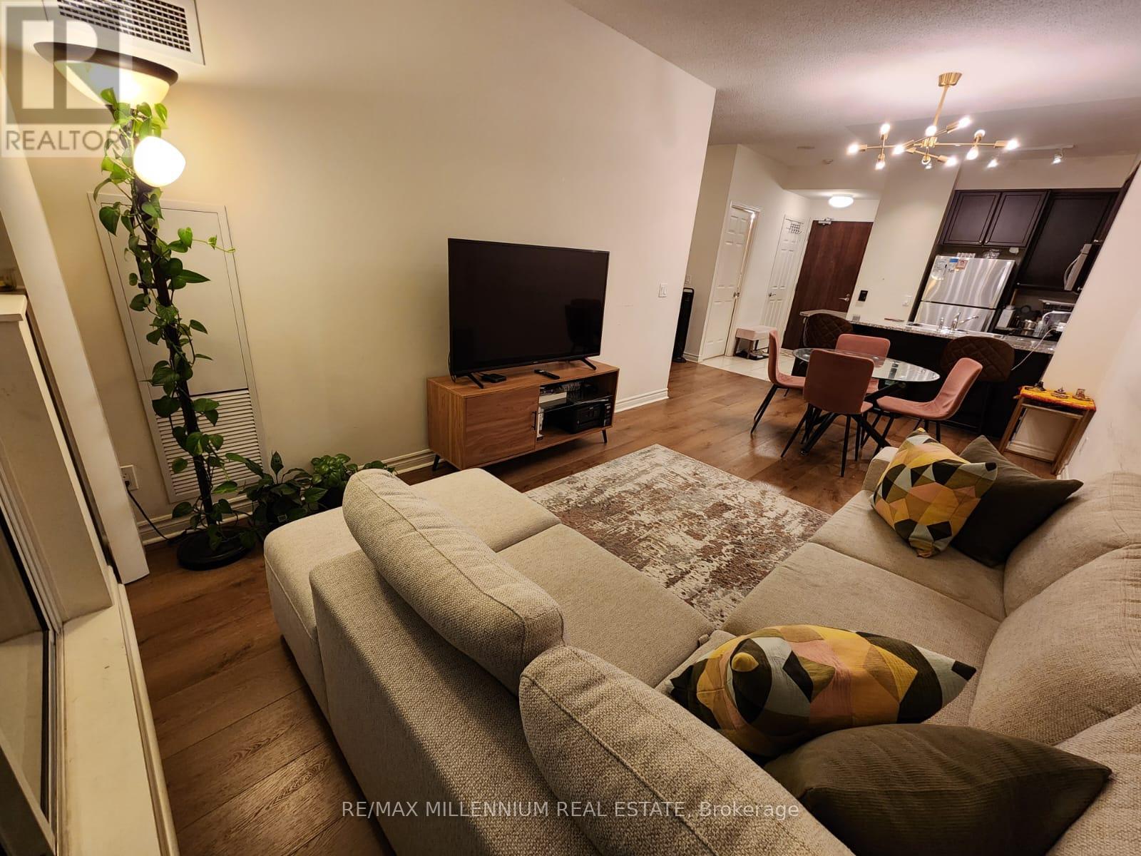 607 - 339 Rathburn Road W, Mississauga, Ontario  L5B 0K6 - Photo 11 - W12606412