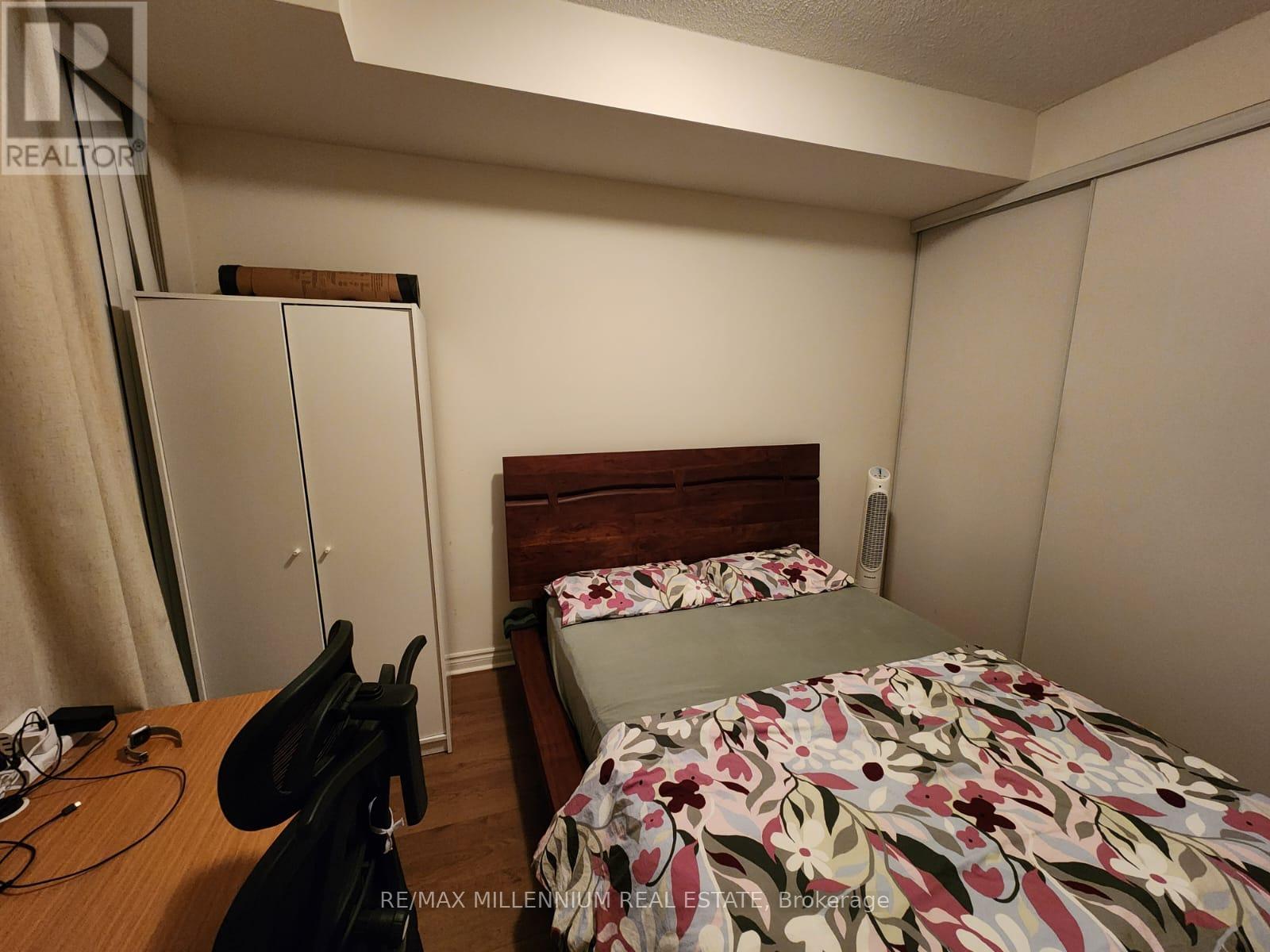 607 - 339 Rathburn Road W, Mississauga, Ontario  L5B 0K6 - Photo 25 - W12606412