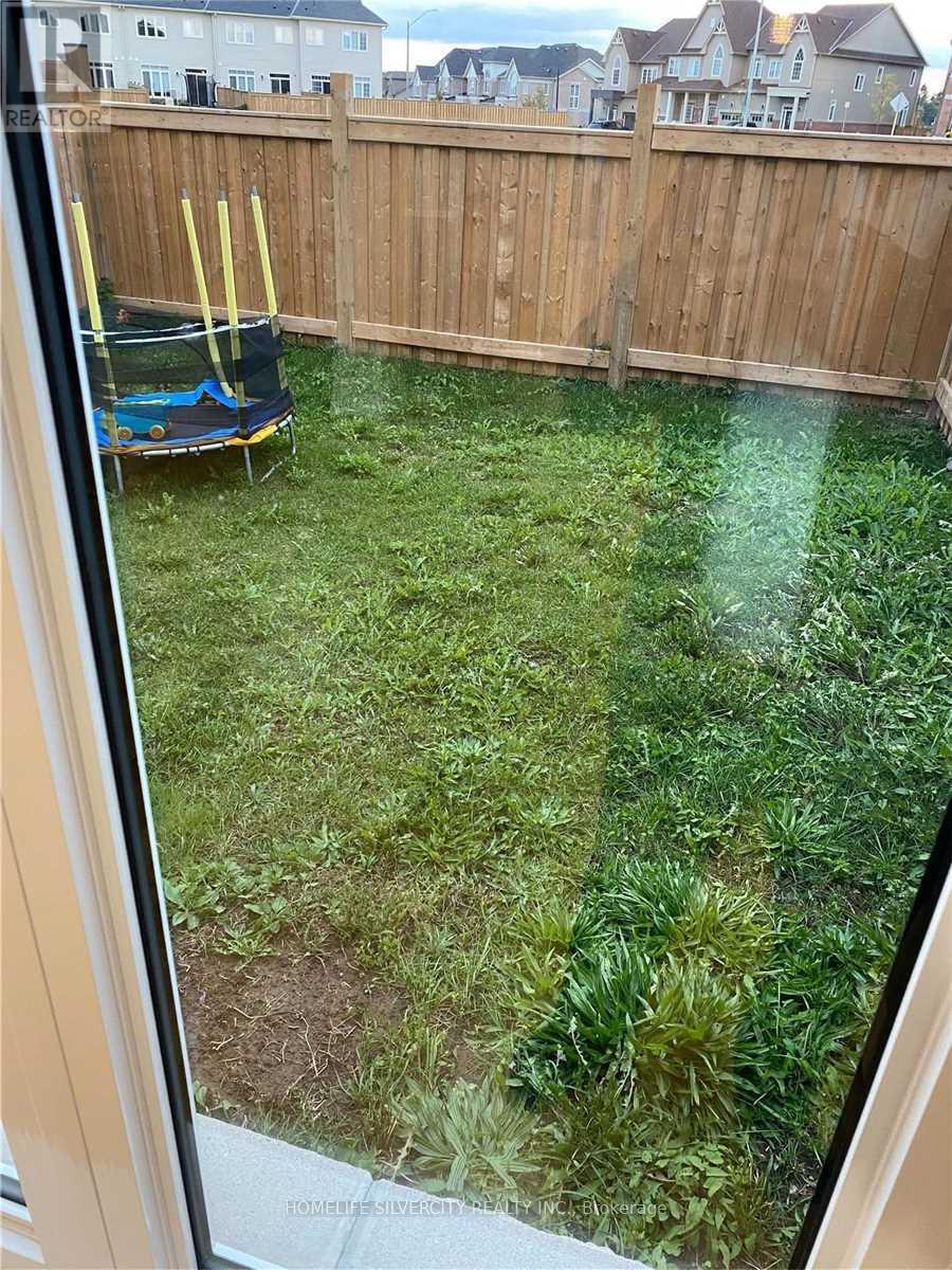 30 Porter Drive E, Orangeville, Ontario  L9W 6Z5 - Photo 3 - W12606444