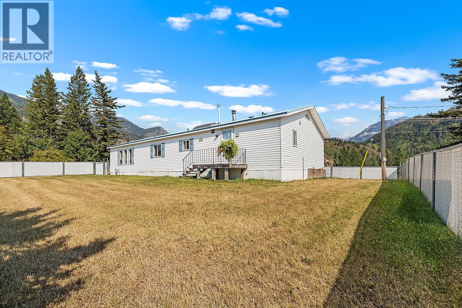 9145 Cascade Street, Elko, British Columbia  V0B 1T3 - Photo 13 - 10370745