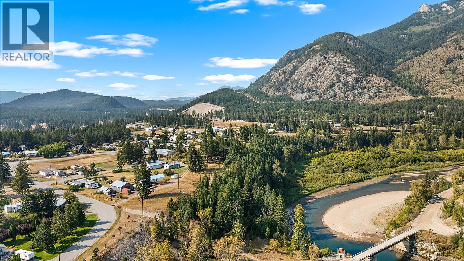 9145 Cascade Street, Elko, British Columbia  V0B 1T3 - Photo 3 - 10370745