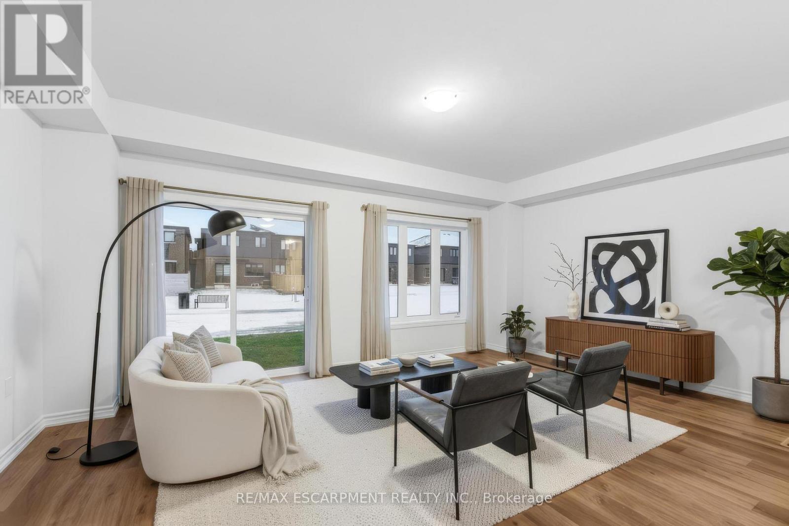 9 Admiral Road, Welland, Ontario  L3B 0H3 - Photo 10 - X12606424