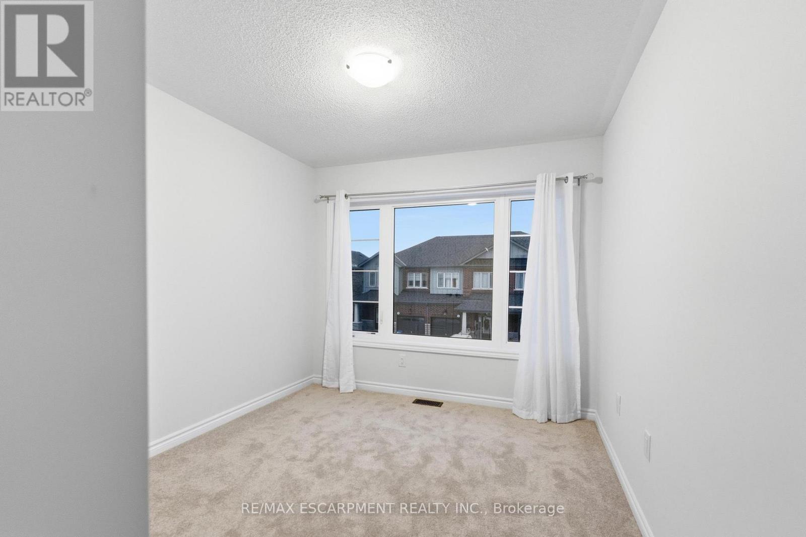 9 Admiral Road, Welland, Ontario  L3B 0H3 - Photo 22 - X12606424