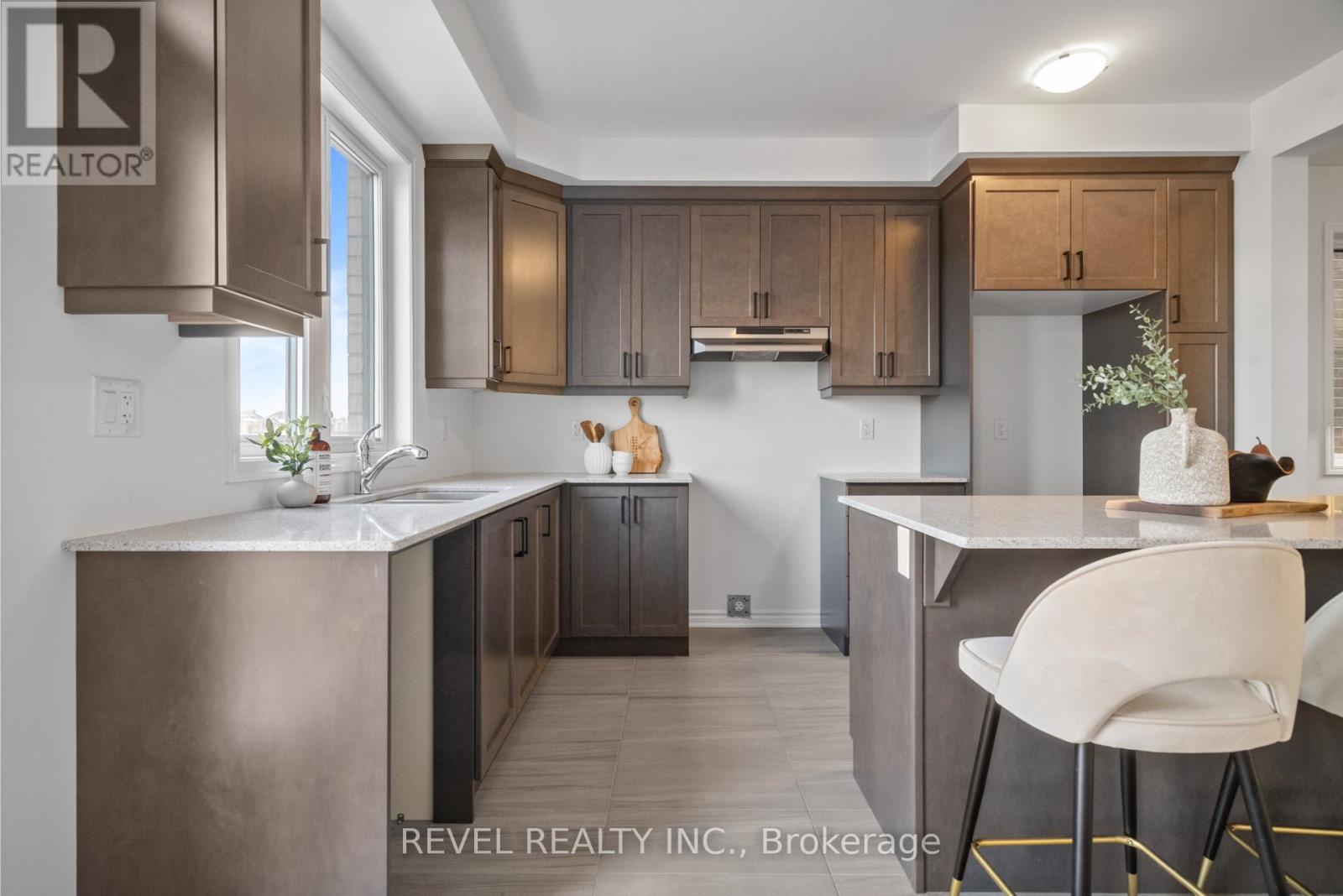 1545 Rothbury Crescent, Milton, Ontario  L9T 7E9 - Photo 7 - W12606348