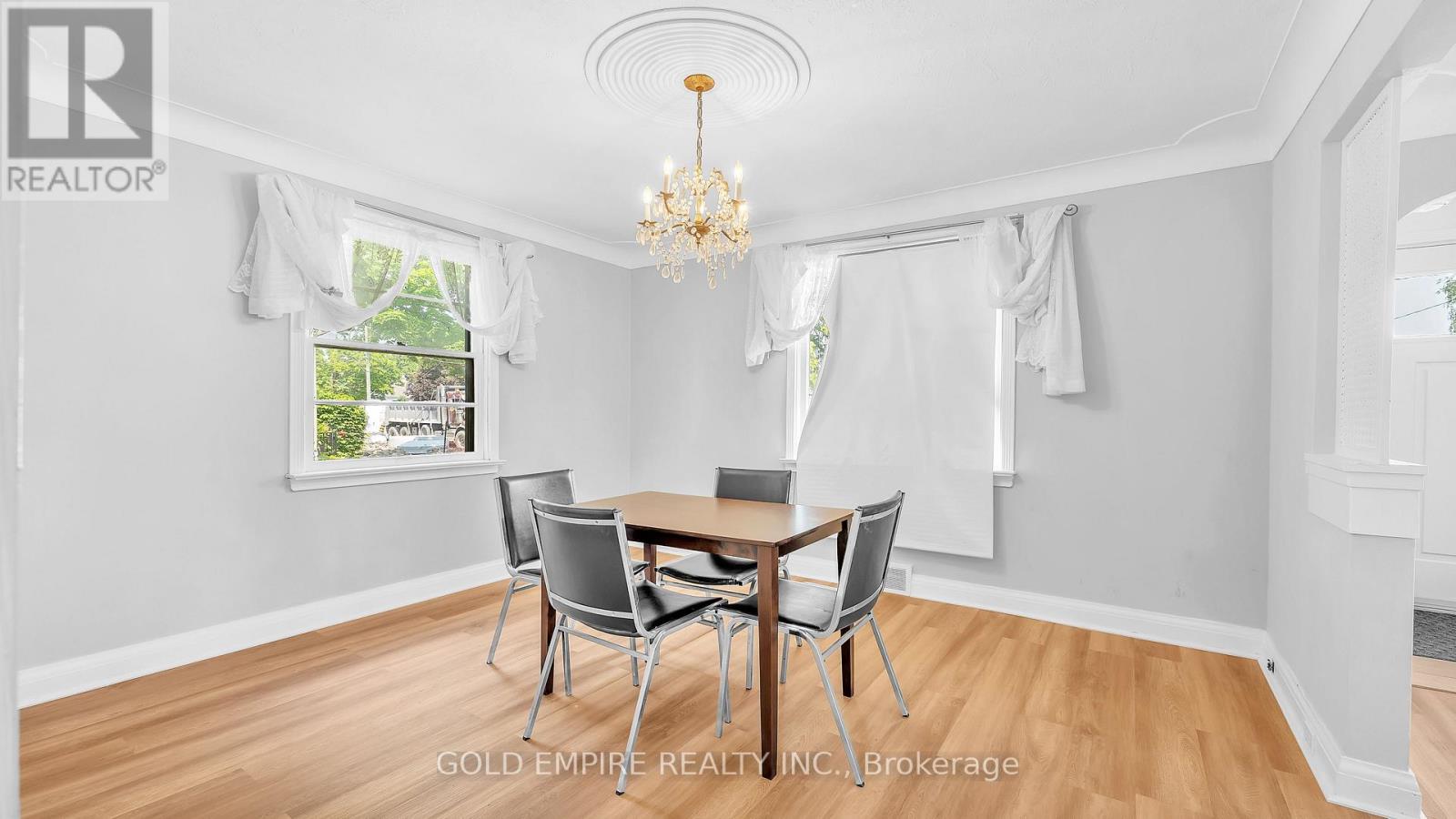 157 Chestnut Street, St. Thomas, Ontario  N5R 2B3 - Photo 4 - X12606524