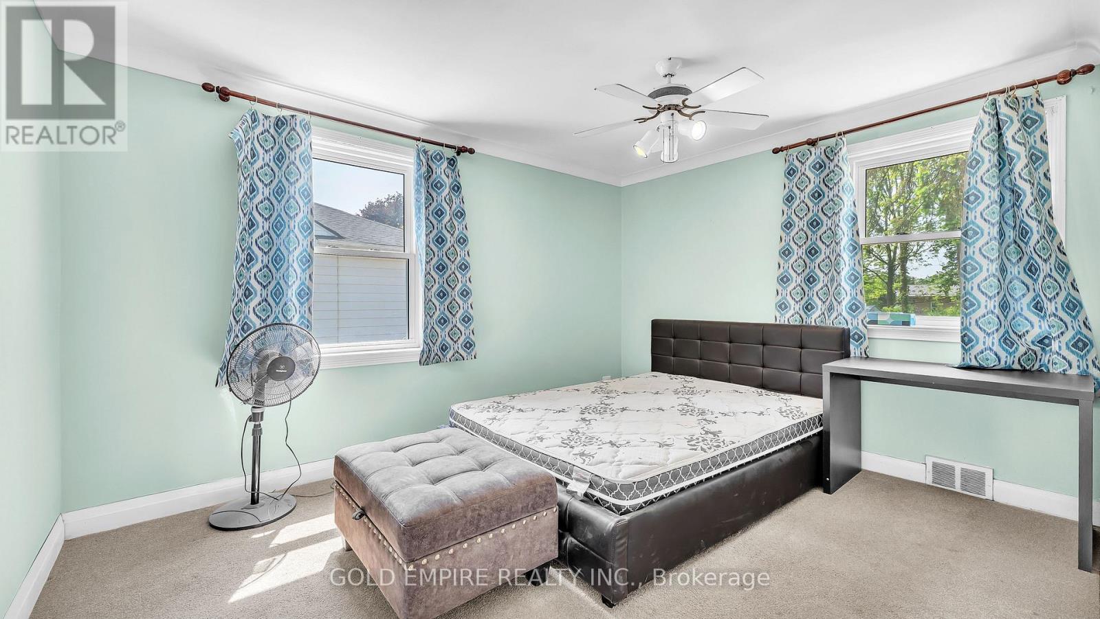 157 Chestnut Street, St. Thomas, Ontario  N5R 2B3 - Photo 8 - X12606524