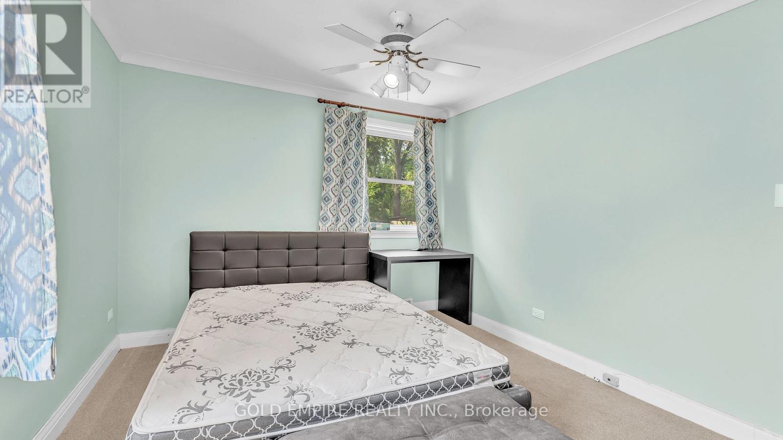 157 Chestnut Street, St. Thomas, Ontario  N5R 2B3 - Photo 9 - X12606524