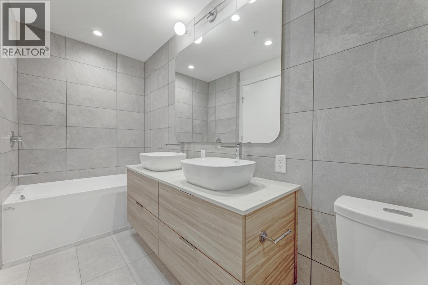 303 2375 Emery Court, North Vancouver, British Columbia  V7J 0E8 - Photo 18 - R3072564