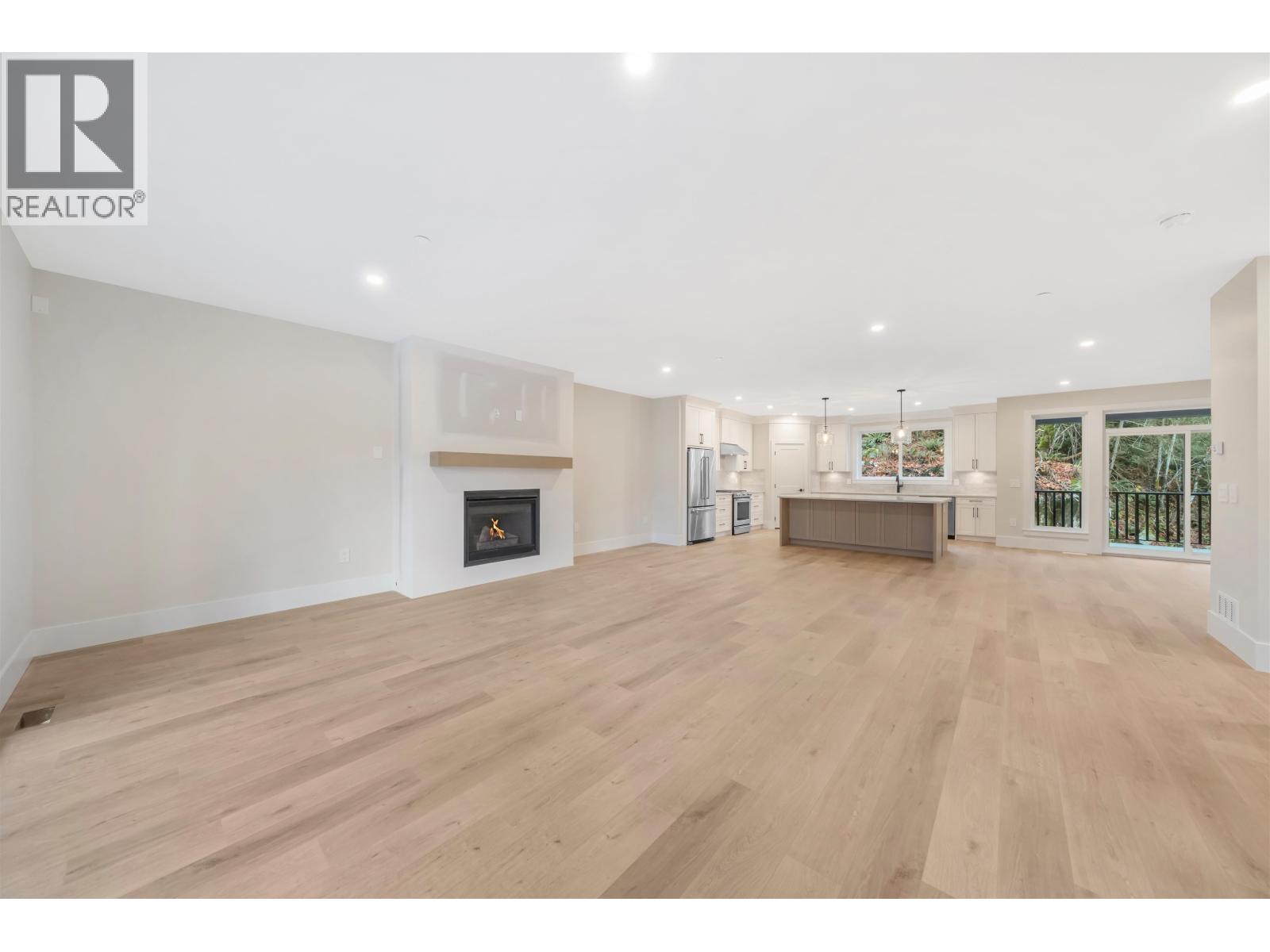 13586 Foreman Drive, Maple Ridge, British Columbia  V4R 2P7 - Photo 8 - R3072556