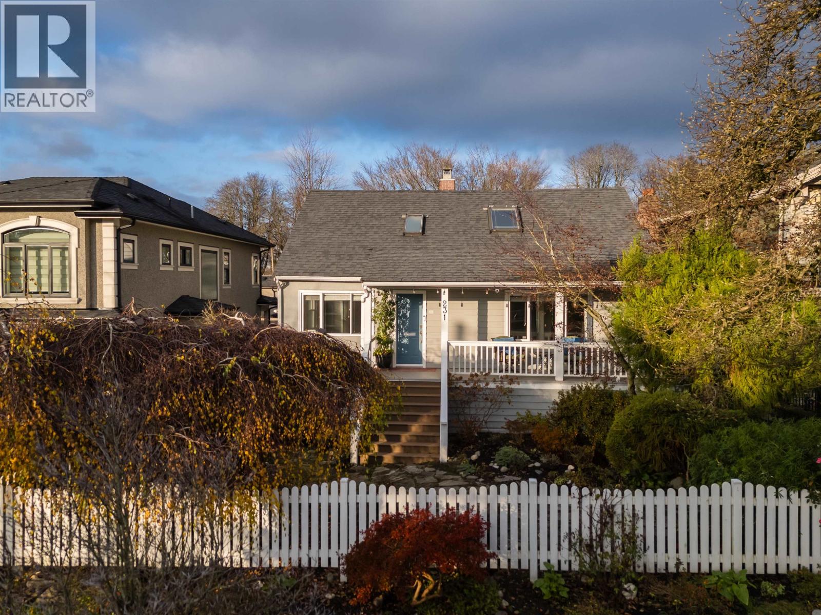 231 E 40th Avenue, Vancouver, British Columbia  V5W 1L7 - Photo 1 - R3072565