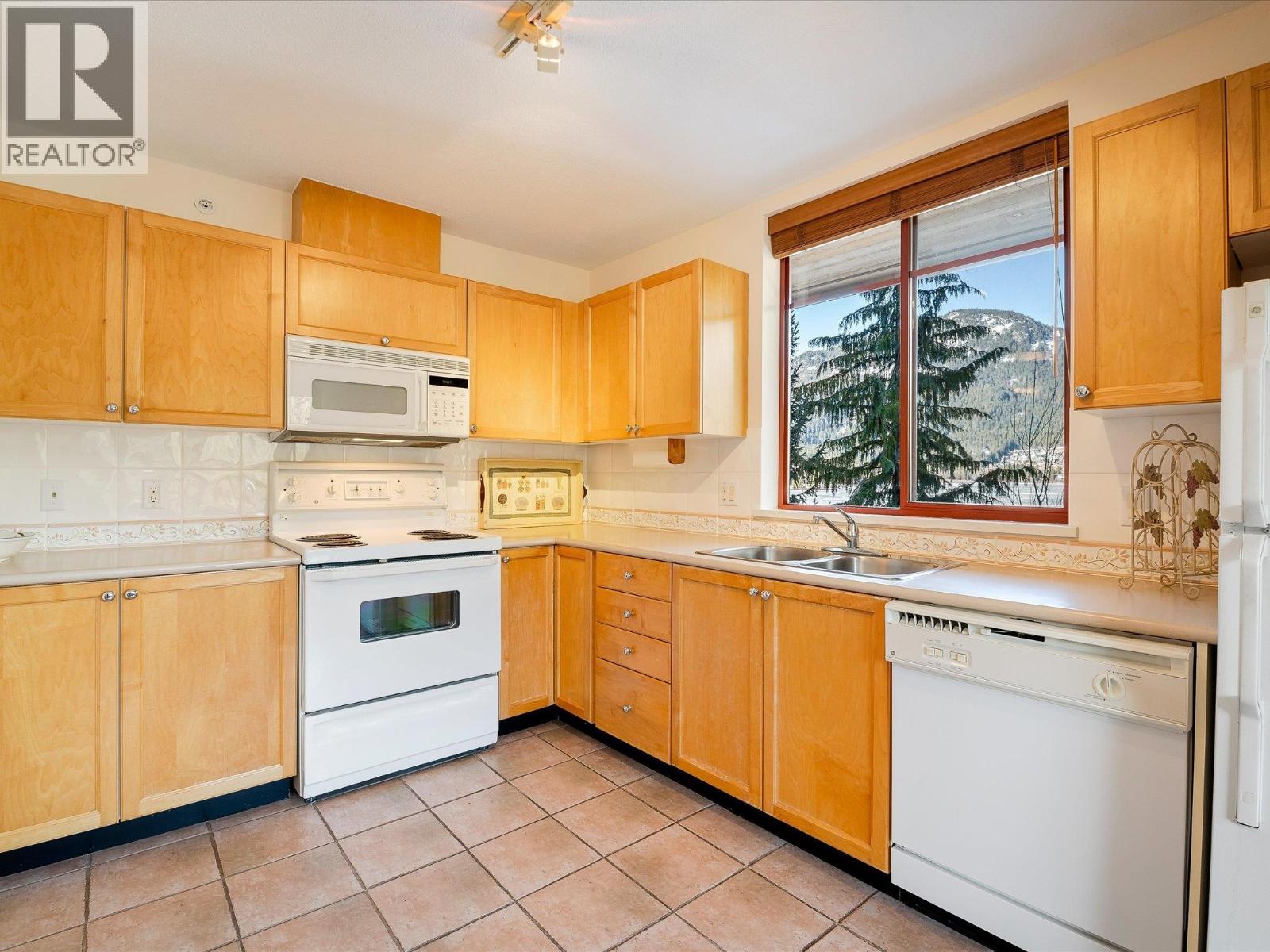 207 8080 Nicklaus North Boulevard, Whistler, British Columbia V8E 1J7 - Photo 9 - R3030781