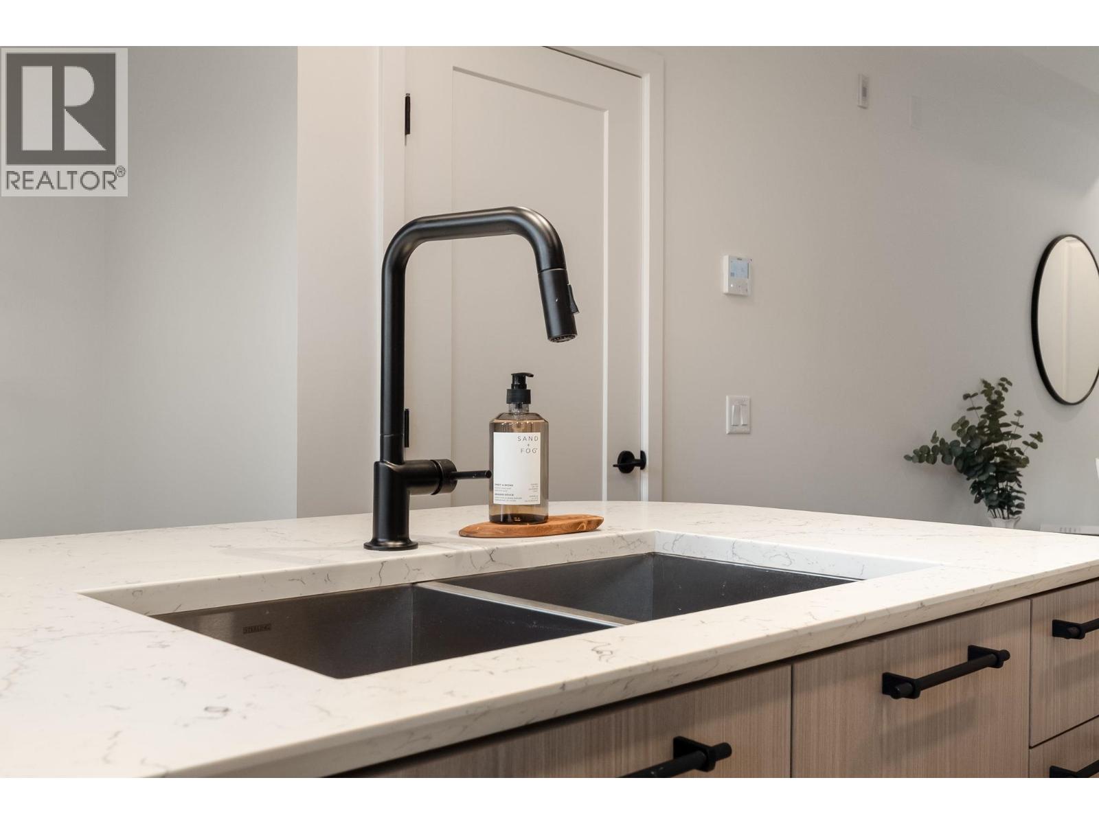 197 W King Edward Ave Street, Vancouver, British Columbia  V5Y 4B4 - Photo 21 - R3072547