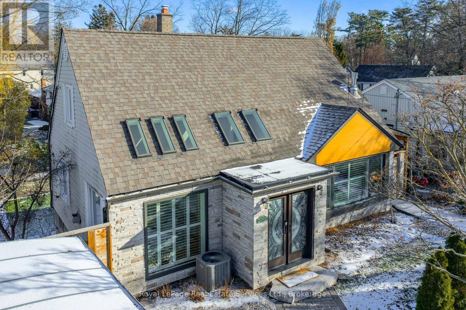 75 Brookfield Road, Oakville, Ontario  L6K 2Y8 - Photo 1 - W12545778