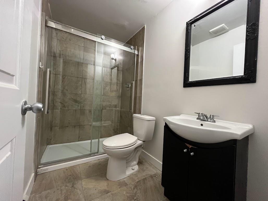 Suite East 14906 92 Avenue, Surrey, British Columbia  V3R 1C1 - Photo 9 - R3072573