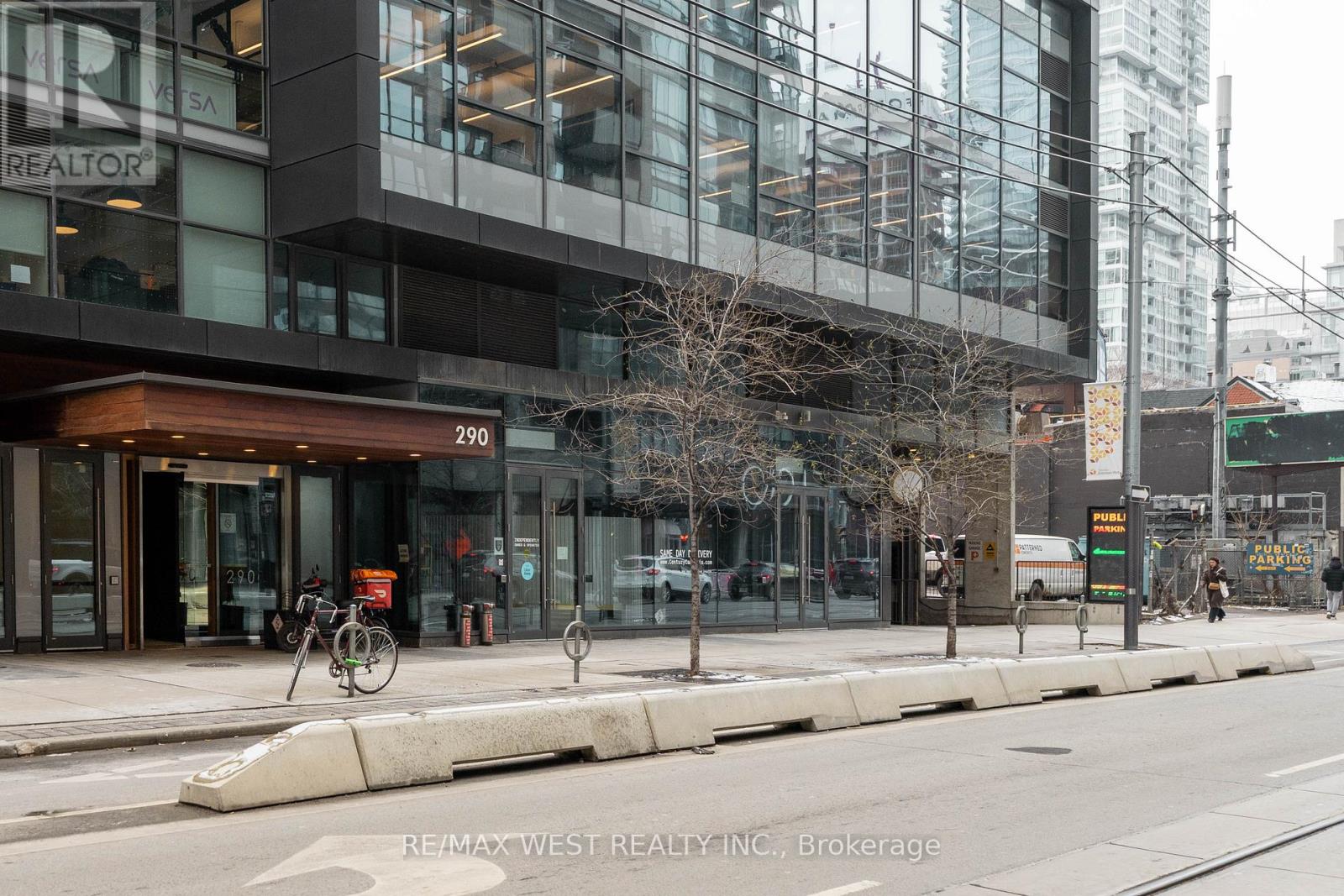 1201 - 290 Adelaide Street, Toronto, Ontario  M5V 0P3 - Photo 2 - C12602656
