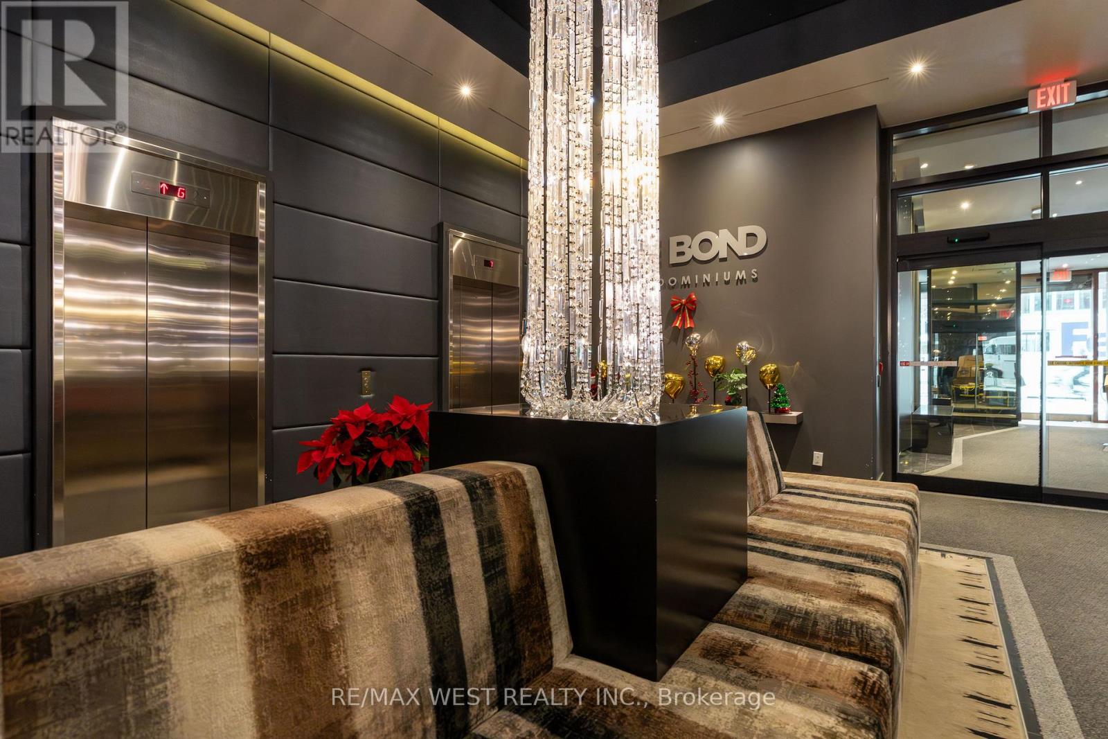 1201 - 290 Adelaide Street, Toronto, Ontario  M5V 0P3 - Photo 4 - C12602656