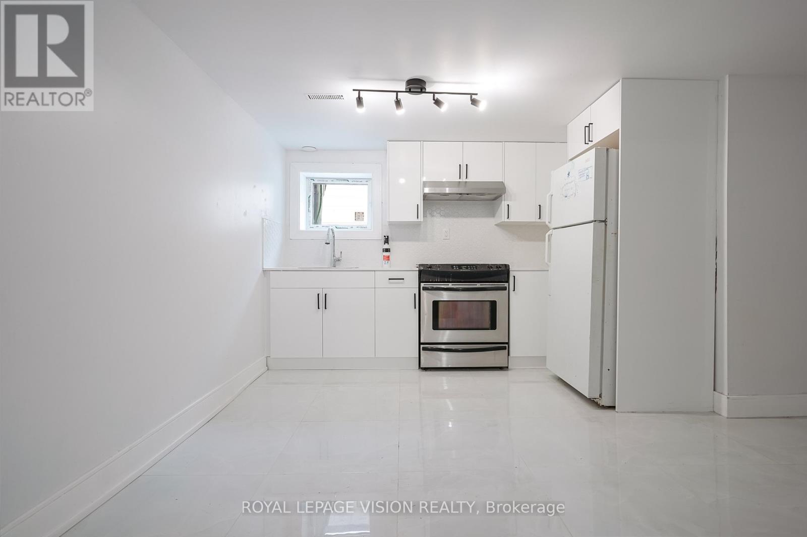 Bsmt - 35 Dowswell Drive, Toronto, Ontario  M1B 1H5 - Photo 7 - E12599272