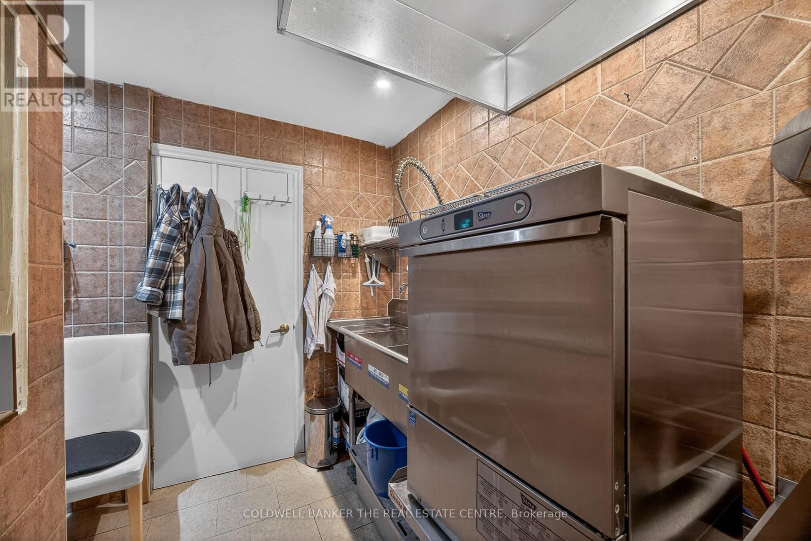 56 Yonge Street S, Springwater (Elmvale), Ontario  L0L 1P0 - Photo 17 - S12597754