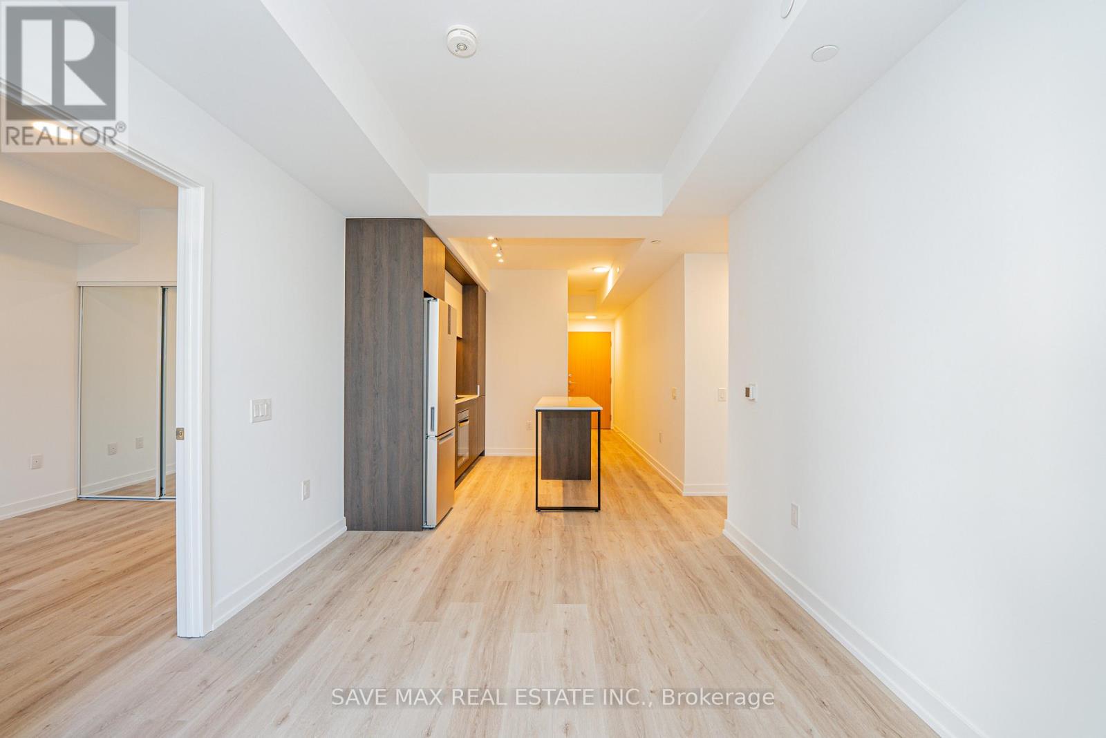 2805 - 395 Square One Drive, Mississauga, Ontario  L5B 0P6 - Photo 13 - W12597988