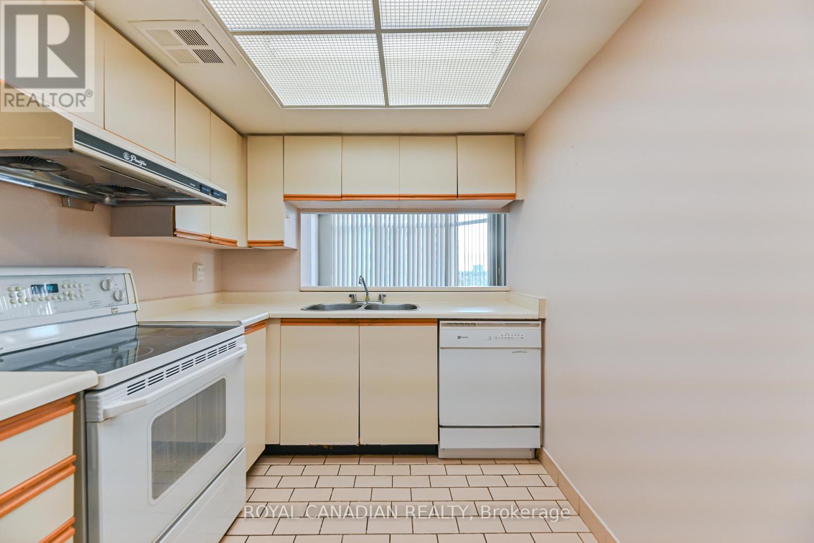 703 - 88 Alton Towers Circle, Toronto, Ontario M1V 5C5 - Photo 18 - E12606522