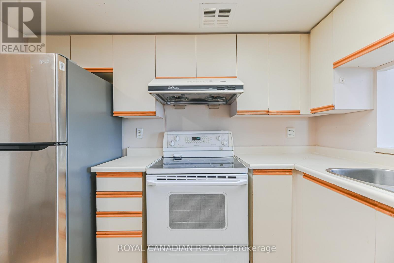 703 - 88 Alton Towers Circle, Toronto, Ontario M1V 5C5 - Photo 19 - E12606522