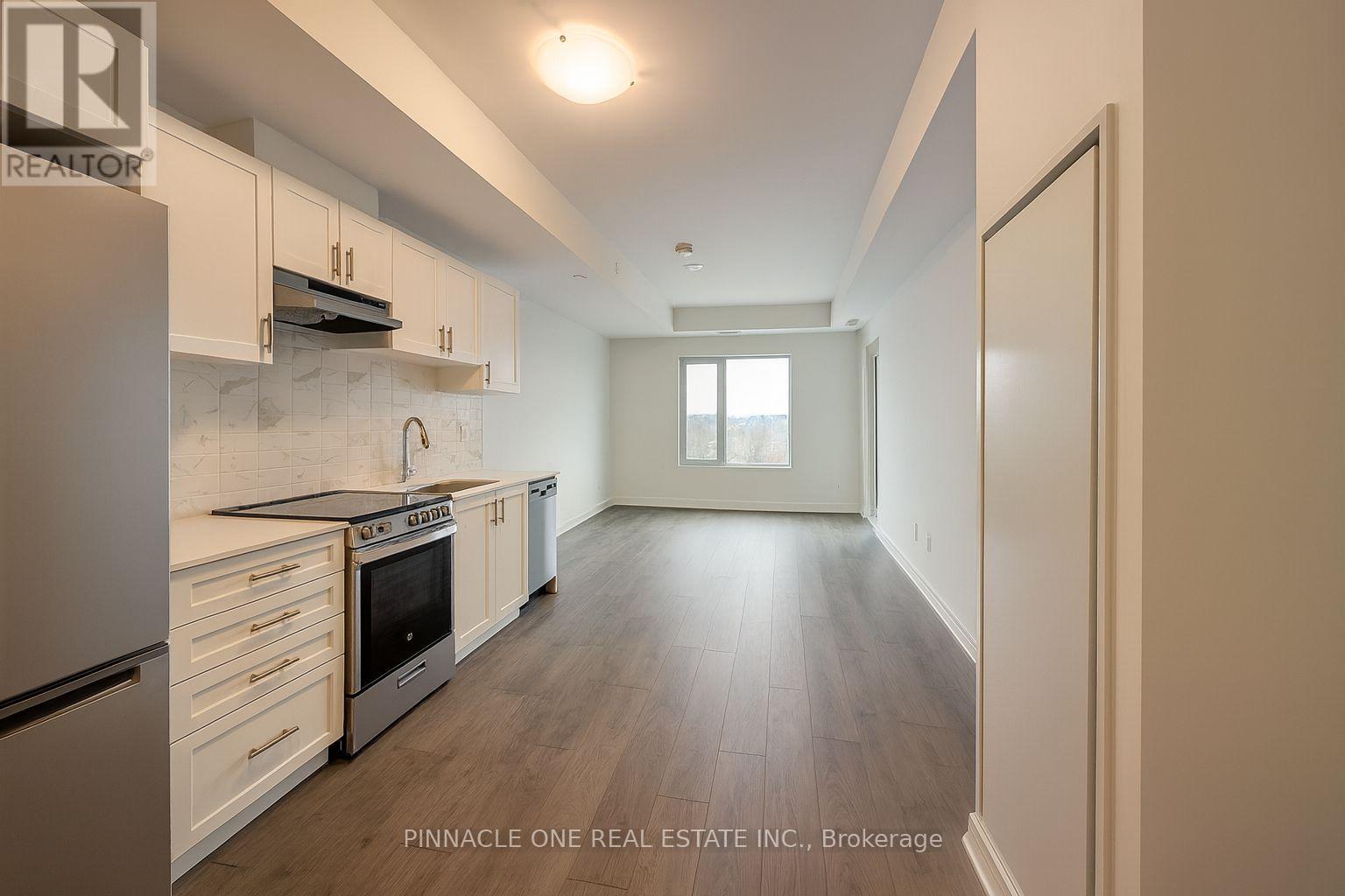 906 - 715 Davis Drive, Newmarket, Ontario  L3Y 0J2 - Photo 2 - N12606510