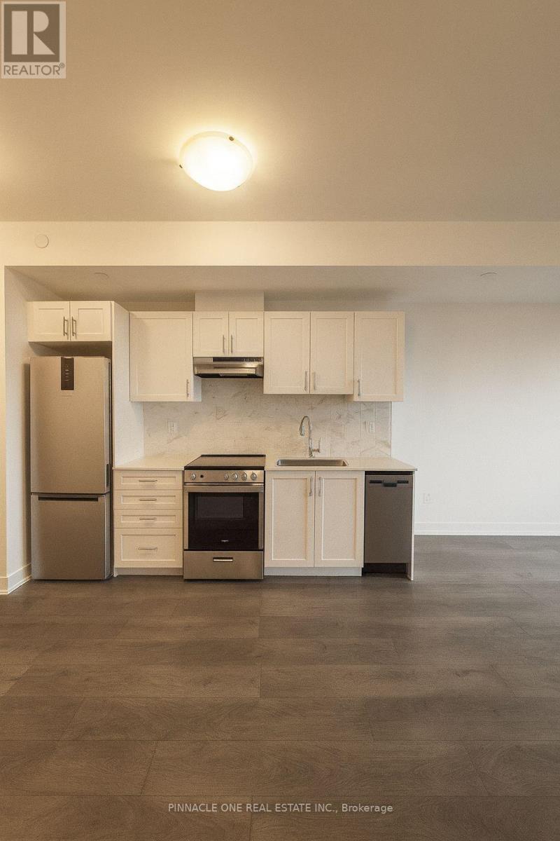 906 - 715 Davis Drive, Newmarket, Ontario  L3Y 0J2 - Photo 3 - N12606510