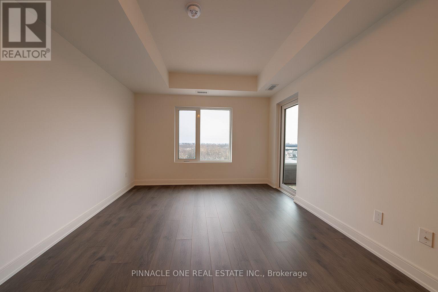 906 - 715 Davis Drive, Newmarket, Ontario  L3Y 0J2 - Photo 4 - N12606510