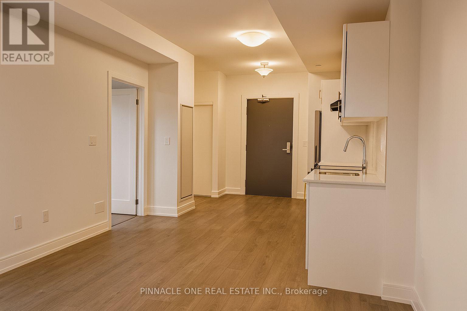 906 - 715 Davis Drive, Newmarket, Ontario  L3Y 0J2 - Photo 5 - N12606510