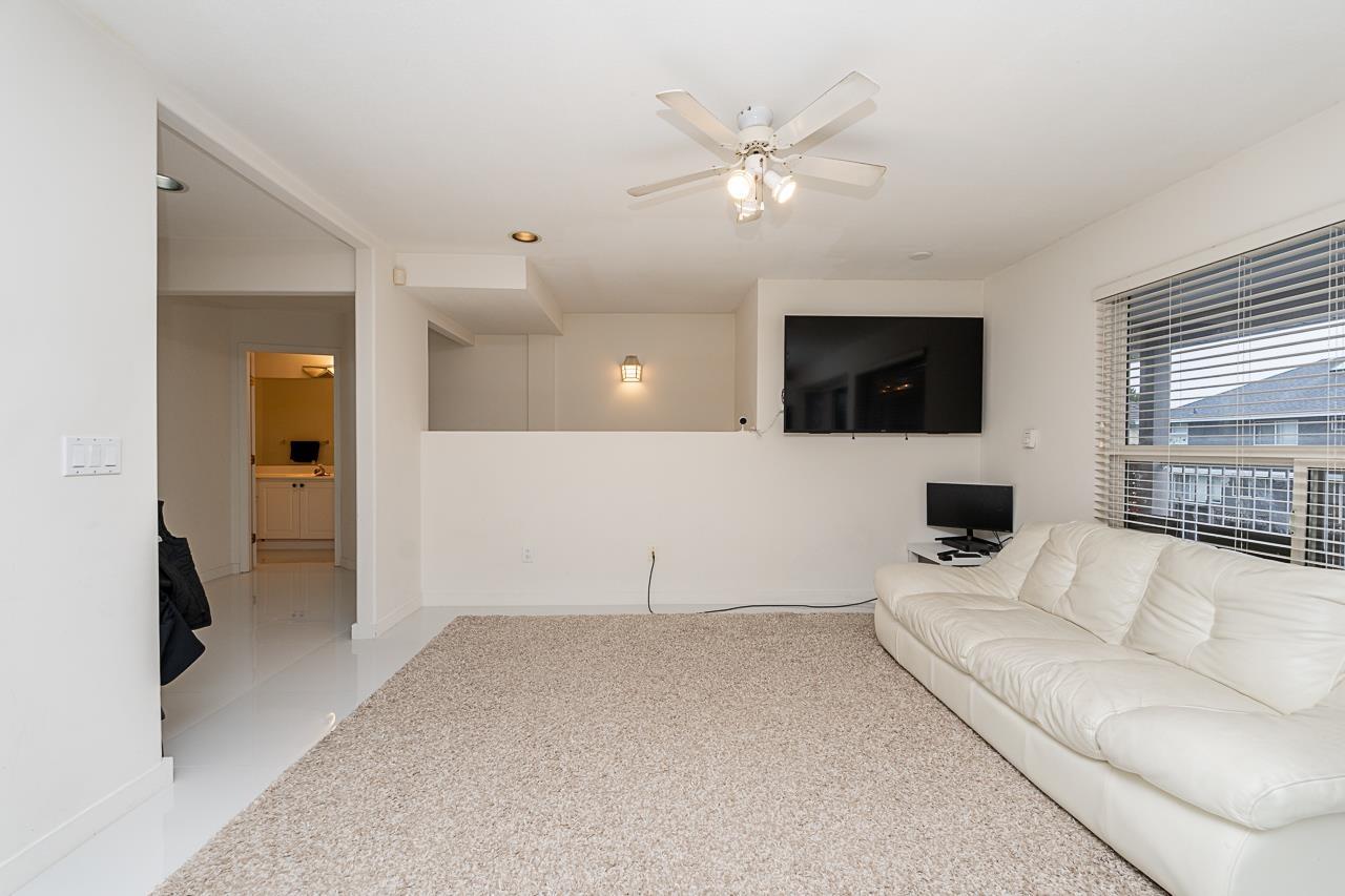 10132 156th Street, Surrey, British Columbia  V3R 4L5 - Photo 6 - R3072552