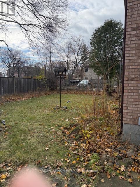 9 Ontario Street W, Mississauga, Ontario  L5M 1S9 - Photo 3 - W12606516