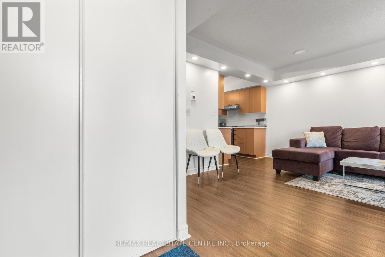 33 - 4620 Guildwood Way, Mississauga, Ontario  L5R 4H5 - Photo 5 - W12606528