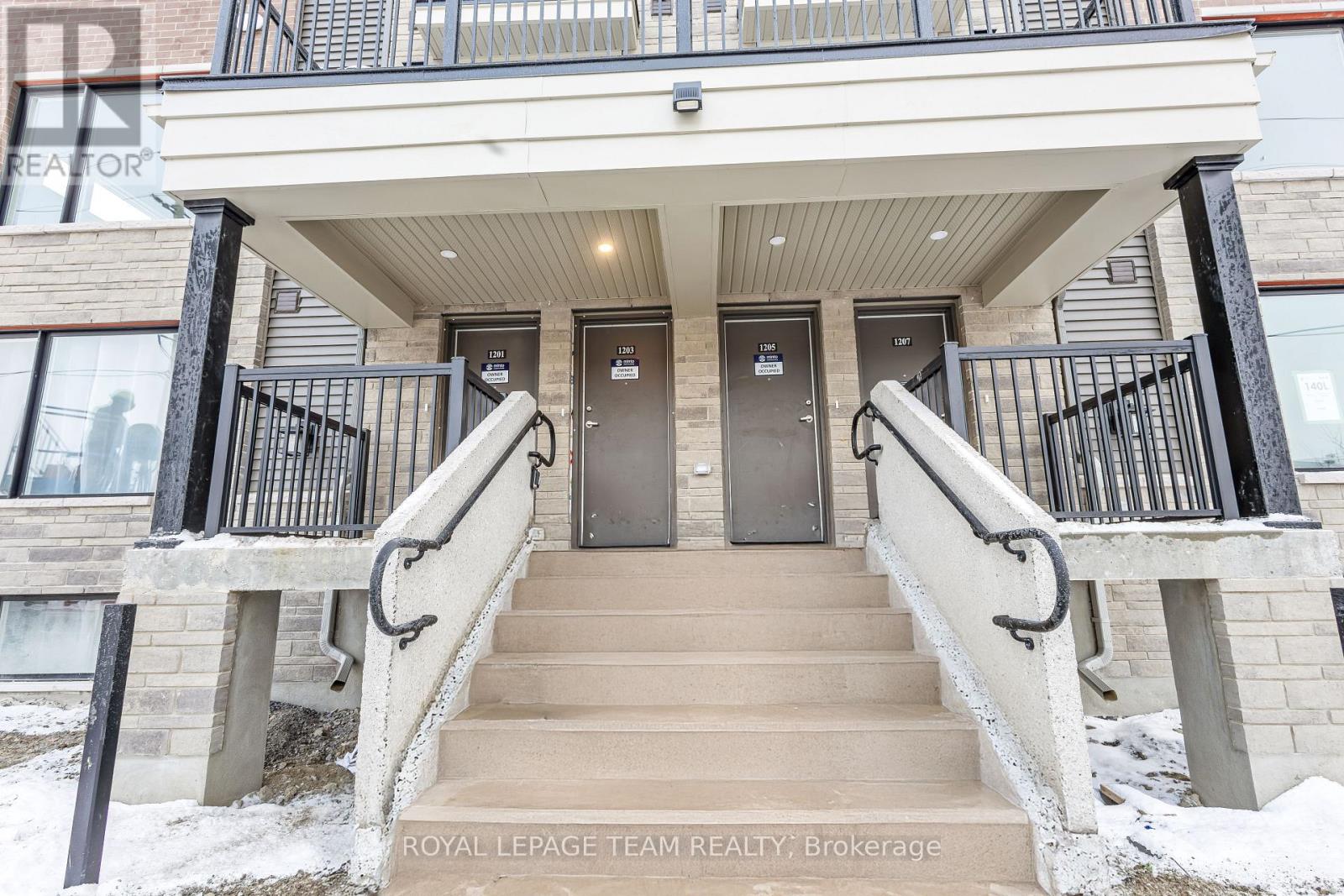 1203 Creekway Private, Ottawa, Ontario  K2T 0T1 - Photo 2 - X12604892
