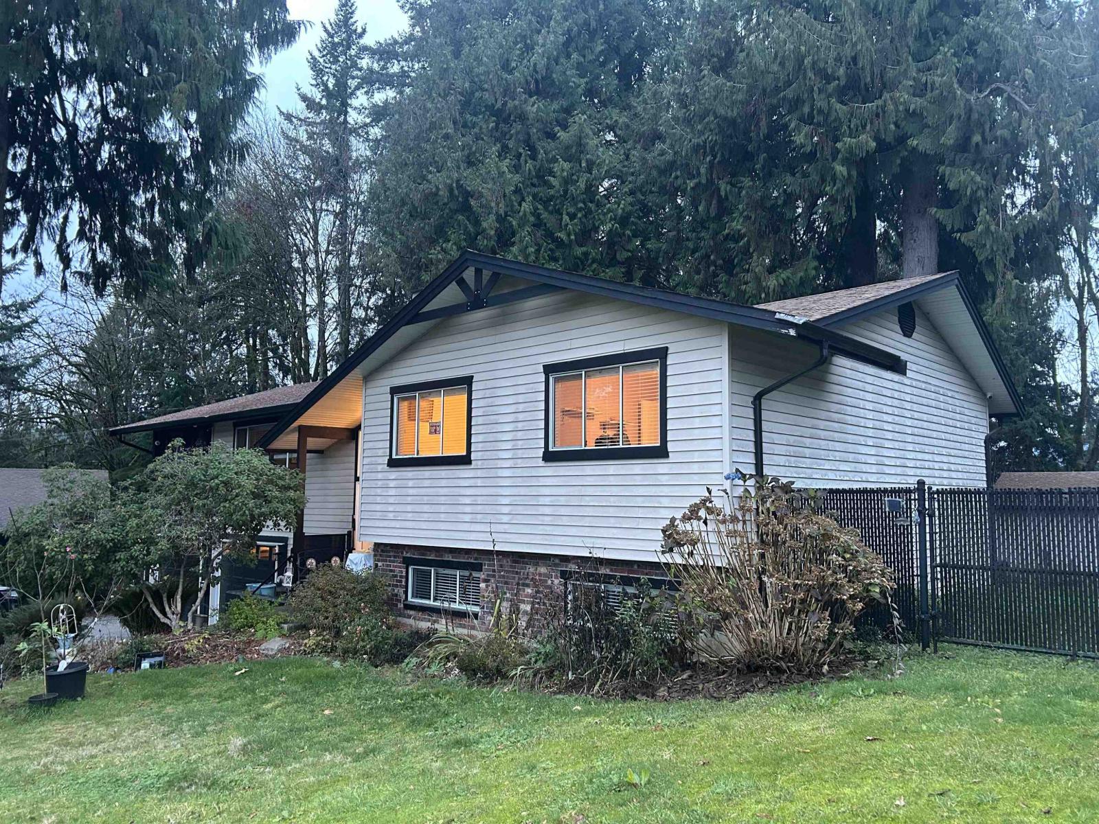 32427 Egglestone Avenue, Mission, British Columbia  V4S 1A2 - Photo 3 - R3072578