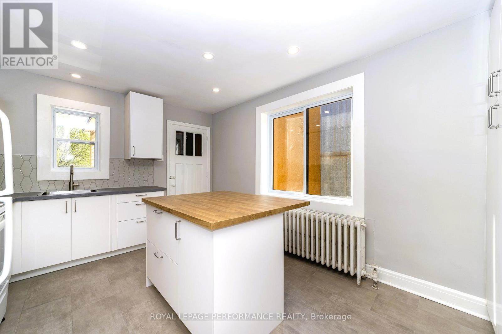 A - 17 Springfield Road, Ottawa, Ontario  K1M 1C8 - Photo 8 - X12606614