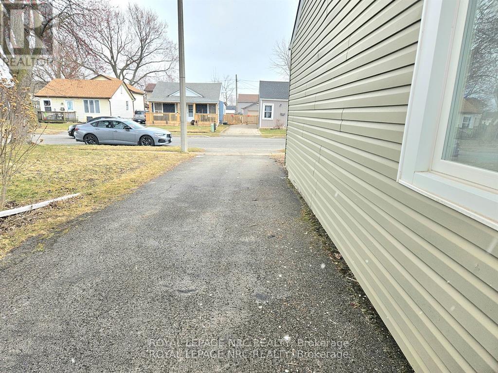 6191 Cadham Street, Niagara Falls, Ontario  L2G 3A3 - Photo 7 - X12606552