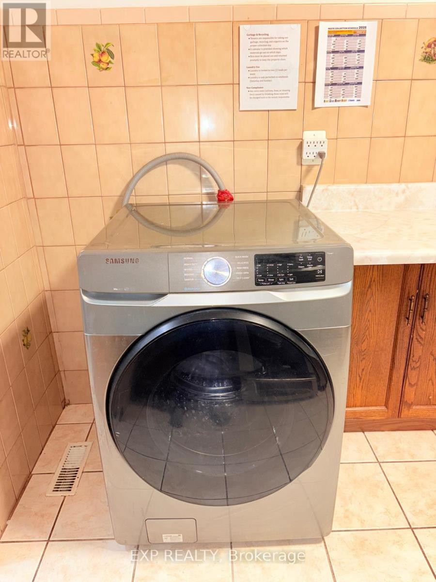 Upper Unit - 60 Seacliff Boulevard, Toronto, Ontario M9L 2G4 - Photo 37 - W12517888