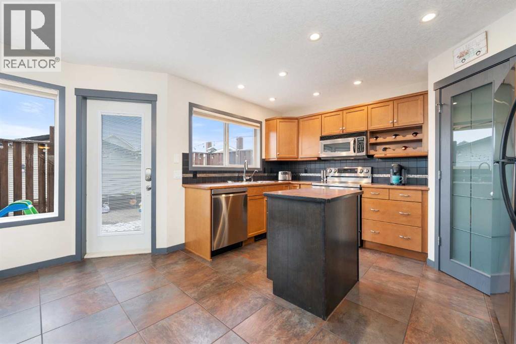 44 Cranberry Way Se, Calgary, Alberta  T3M 1K2 - Photo 8 - A2273341