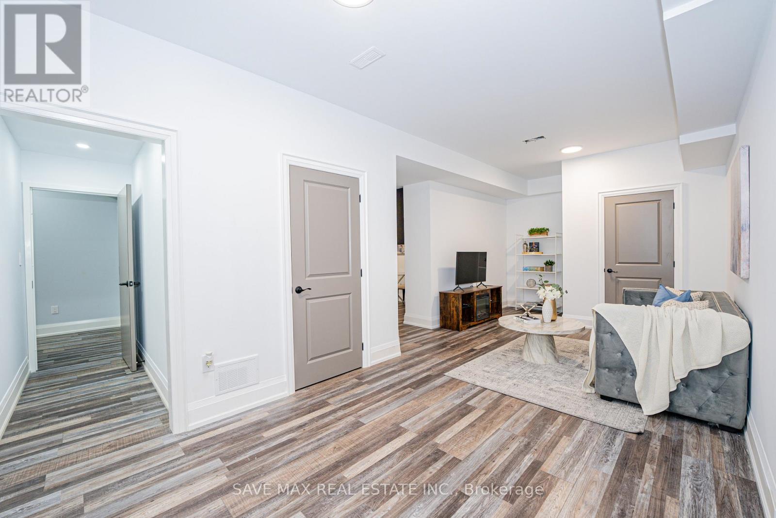 23 Hillcrest Avenue, Brampton, Ontario  L6W 1Y7 - Photo 31 - W12606438